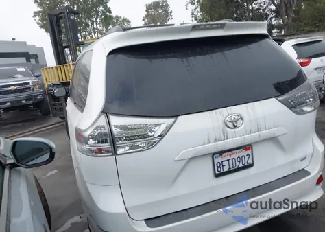 2018 Toyota Sienna Se 8 Passenger из США, поврежденный, VIN 5TDXZ3DC6JS964014